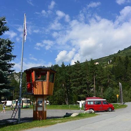 Camping Sur En Sent Buitenkant foto