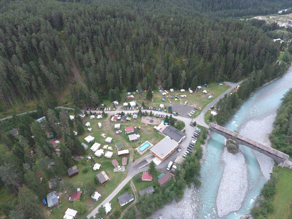 Camping Sur En Sent Buitenkant foto