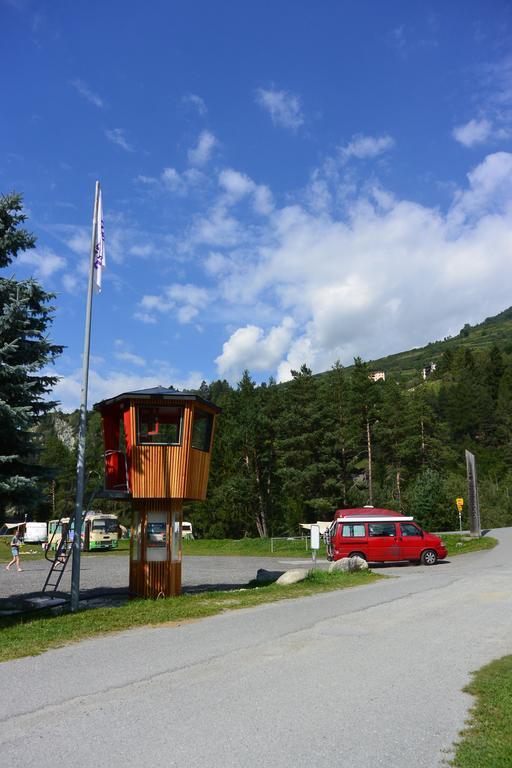 Camping Sur En Sent Buitenkant foto